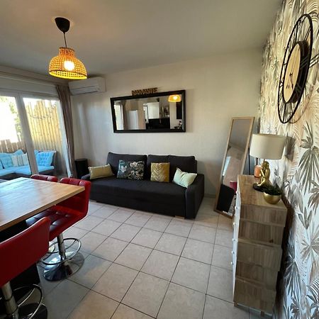 Апартаменти Joli T2/ Tram/ Clim/ Parking/ Wifi/ Piscine Монпельє Екстер'єр фото