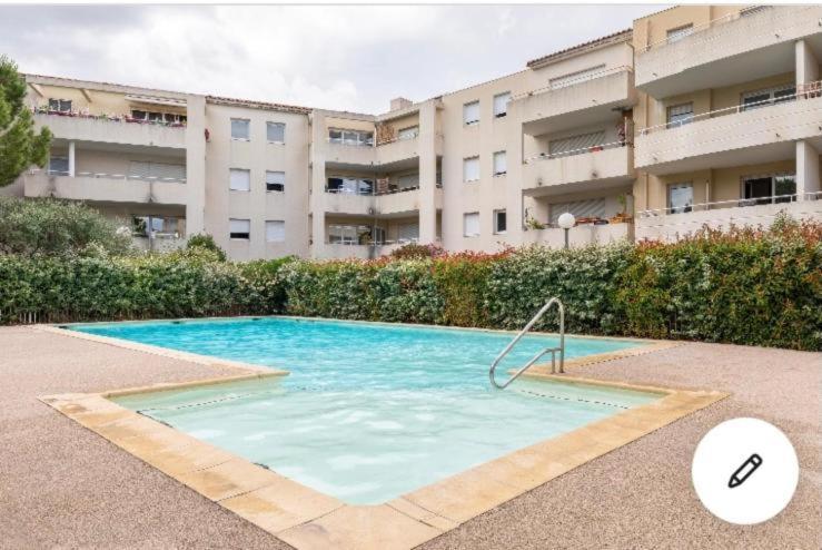 Апартаменти Joli T2/ Tram/ Clim/ Parking/ Wifi/ Piscine Монпельє Екстер'єр фото