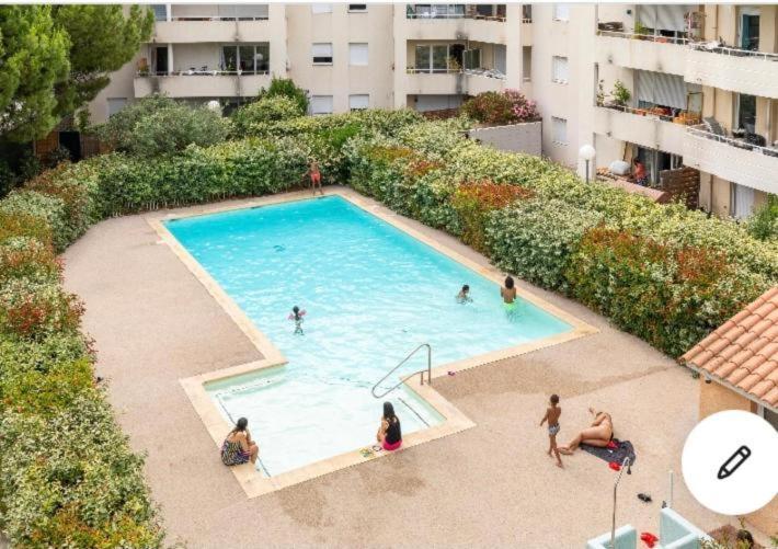 Апартаменти Joli T2/ Tram/ Clim/ Parking/ Wifi/ Piscine Монпельє Екстер'єр фото