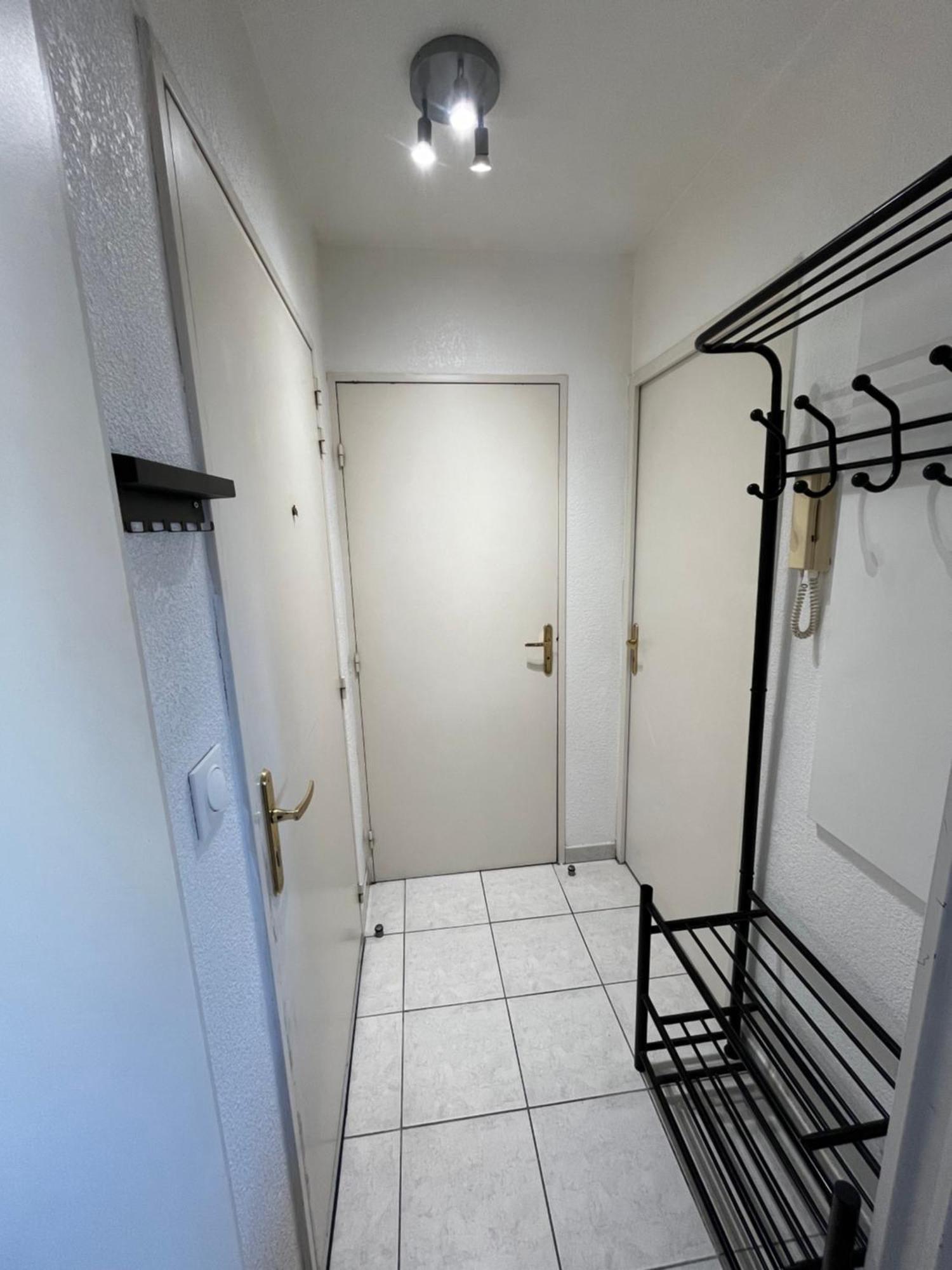 Апартаменти Joli T2/ Tram/ Clim/ Parking/ Wifi/ Piscine Монпельє Екстер'єр фото