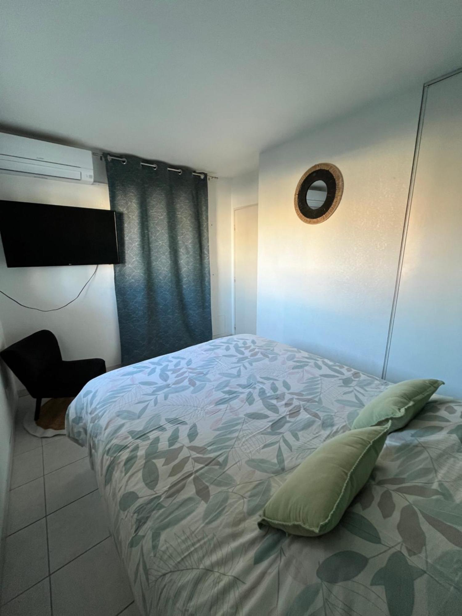 Апартаменти Joli T2/ Tram/ Clim/ Parking/ Wifi/ Piscine Монпельє Екстер'єр фото