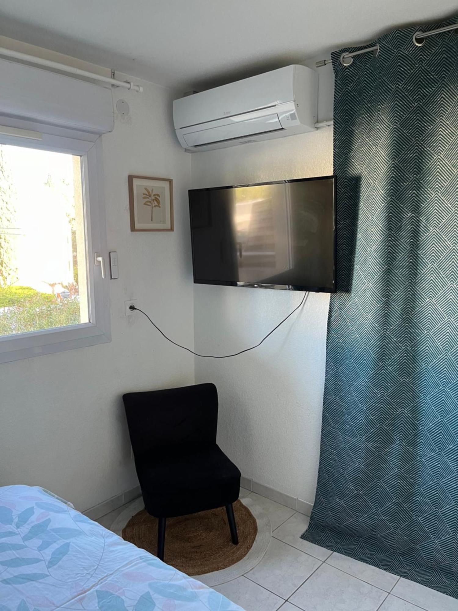 Апартаменти Joli T2/ Tram/ Clim/ Parking/ Wifi/ Piscine Монпельє Екстер'єр фото